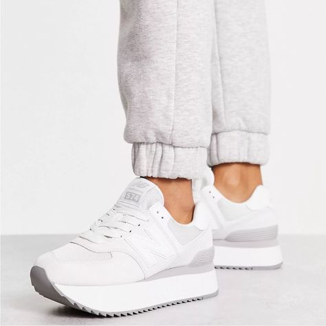 New In Box New Balance Shoes Platform, Shoe Inspo Women, Women’s New Balance, New Balance Platform, Everyday Shoes Womens, New Balance 574 Platform, New Balance 574 White, Brunch Dresses, New Balance 574 Grey