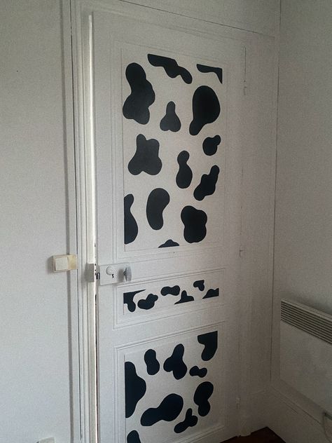 Cow Print Door, Cow Room, How To Paint Camo, Cow Stuff, Scene Room, Cow Painting, Painted Dresser, White Doors, Cow Pattern