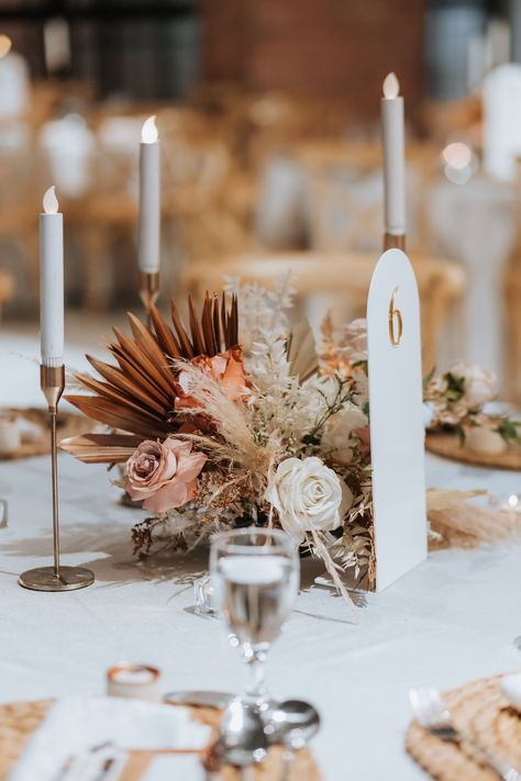 Table Setting Decor Ideas, Gold Wedding Table Setting, Palm Leaf Centerpiece, Shower 2023, Boho Centerpiece, Wedding Table Setting, Wedding Aesthetics, Flower Centerpiece, Table Setting Decor