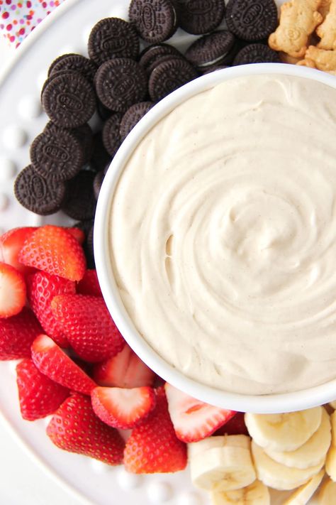 This 4 Ingredient Peanut Butter Marshmallow Fluff Dip is a delicious and easy dessert! Serve it with fresh fruit, cake and mini cookies! Marshmallow Fluff Peanut Butter, Marshmallow Fluff Dip, Peanut Butter Marshmallow Fluff, Fluff Dip, Marshmallow Fluff Recipes, Peanut Butter Dip, Marshmallow Dip, Peanut Butter Marshmallow, Fluff Recipe