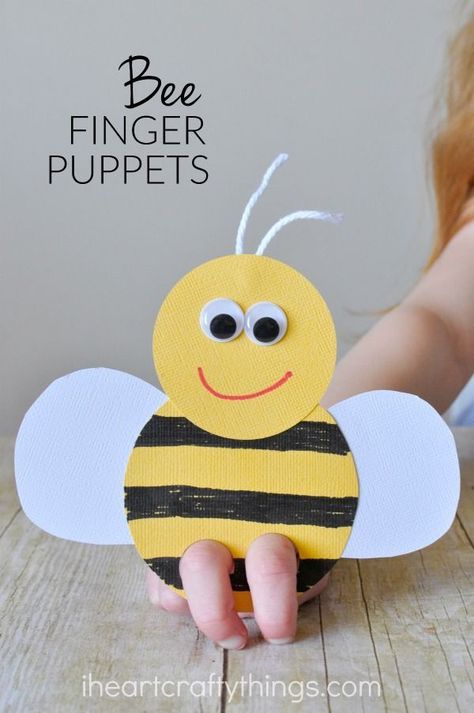 These super cute bee finger puppets are perfect for a spring or summer kids craft or when learning about bees or insects. Try making it as a book extension with a favorite children's book with a bee character. Bee Puppet, Bee Character, Bee Crafts For Kids, Puppets For Kids, Puppet Crafts, Summer Crafts For Kids, Bee Crafts, Finger Puppets, Childrens Crafts