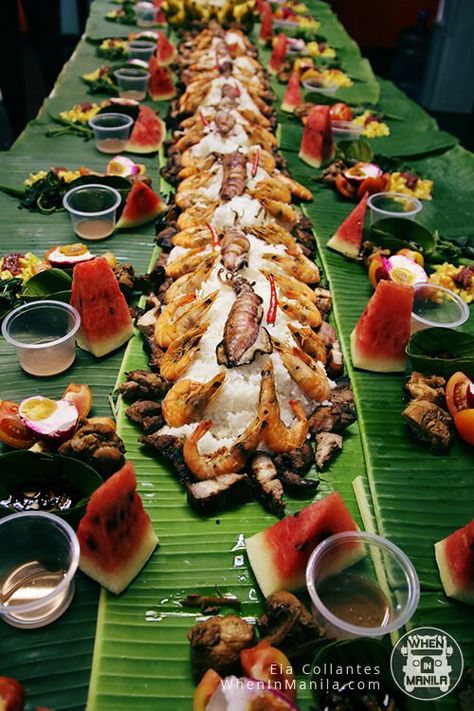 🇵🇭 The Philippines | Kamayan Feast • “Boodle Fight” Boodle Food Ideas, Kamayan Feast Ideas, Kamayan Style Party, Kamayan Food Ideas, Kamayan Feast, Filipino Food Party, Philippine Food, Feast Ideas, Philippines Food