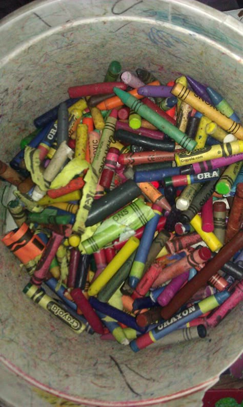 This is how our crayons looked. Nostalgia 2000s, Orange Soda, Crayola Crayons, Crayon Box, Crayon Art, Z Arts, Wax Paper, Sweet Memories, Kids Shows