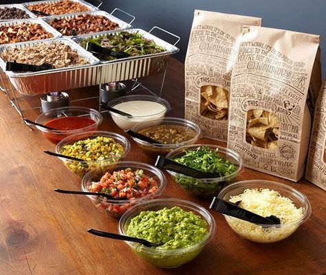 Haters hatering. We're just catering. Love the look of this chipotle catering setup. Chipotle Catering, Italian Dinner Party, Wine And Cheese Party, Eat Veggies, Reception Food, Wine Tasting Party, Tasting Party, Food Displays, Entertaining Recipes