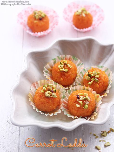 carrot laddu recipe Motichoor Ladoo Recipe, Motichoor Ladoo, Diwali Sweets Recipe, Laddu Recipe, Ladoo Recipe, Small Cupcakes, Diwali Sweets, Diwali Food, Sweet Meat