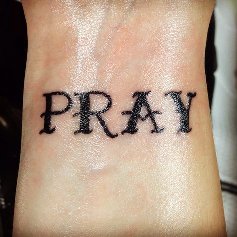 New tattoo! #tattoos #pray #wrist #wristtattoos #jesus #font #script #words Flower Wrist Tattoo, Pray Tattoo, Meaningful Wrist Tattoos, Barber Tattoo, Quote Tattoos Girls, Flower Wrist Tattoos, Tattoo Quotes For Women, Religious Tattoo, Cat Tat