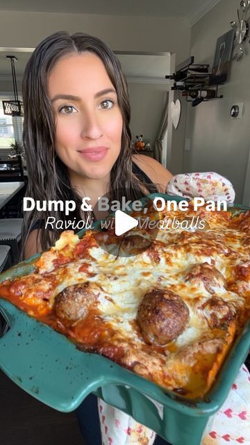 Caterina Cosentino | Easy, Quick & Family Recipes on Instagram: "Dump & Bake Ravioli with Meatballs… takes about 5 minutes of prep work and the rest is done in the oven! Dinner is served in no time!

3-8oz packages frozen ravioli (I used 4 cheese)
1.5 jars of 24-oz marinara sauce (need 4.5 cups total) or homemade
12 frozen, fully-cooked meatballs (homemade or store-bought)
3 cups shredded mozzarella cheese
1/2 cup parmesan cheese

	1.	Preheat oven to 400 degrees. Grease 9x13 baking dish with cooking spray and set aside.
	2.	Pour 1.5 cups of marinara sauce in dish so it covers the bottom of the dish. Add half of ravioli in a single layer, then half of the cooked meatballs.
	3.	Pour another 1.5 cups of marinara sauce over the meatballs. Top with 1.5 cups of mozzarella cheese. 
	4.	Repeat lay Meatballs Homemade, Meatballs Marinara, Quick Family Recipes, Vacation Recipes, Quick Family Meals, Ravioli Bake, Instagram Dump, Ravioli Recipe, Thanksgiving 2024