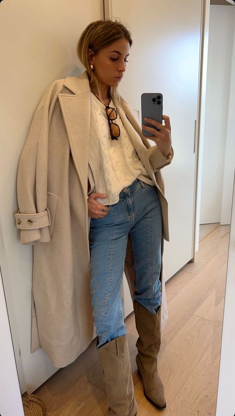 Suede Boots Outfit, Western Boots Outfit, Sandal Tali, Indie Vibes, Fall Boots Outfit, Winter Boots Outfits, Suede Outfit, Look Adidas, Estilo Indie