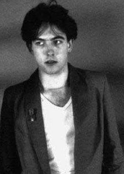 RS Chain Of Flowers, Simon Gallup, James Smith, Goth Subculture, Alternative Rock Bands, Music Pics, Robert Smith, Old Music, Gothic Rock