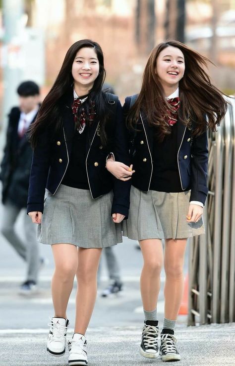 Chaeyoung And Dahyun, Bts Twice, Twice Once, Chaeyoung Twice, Twice Kpop, Cute Skirts, Kpop Outfits, Kpop Girl Groups, South Korean Girls