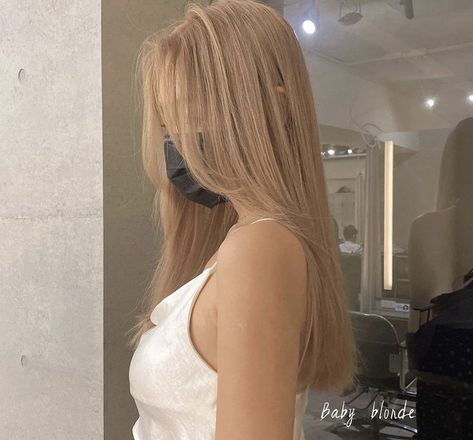 Korean Straight Haircut, Hair Color Aesthetic Korean, Asian Light Hair, Blond Asian Hair, Korean Hair Color Blonde, Blond Hair Asian, Ash Honey Blonde Hair, Honey Milk Tea Hair Color, Milk Tea Brown Hair Color Korean