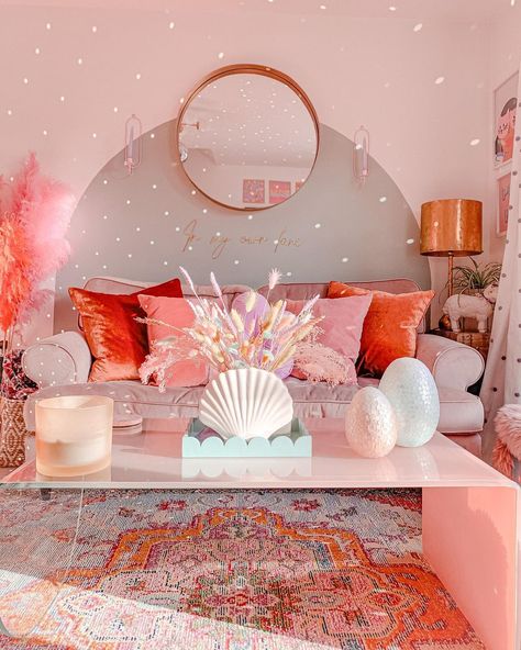 @letsgotopoppys on Instagram: “That morning glow ☀️ #home #homedecor #homesweethome #homeaccount #homeaccounts #homedesign #pinkhouse #pinkhouseliving #colourfulhome…” Pink Dopamine Decor, Pastel Colour House Interior, Pink Interior Design Home Decor, Pink Boho Living Room, Pink Room Inspiration, Colourful Apartment, Pastel Eclectic, Opal House, Table Rose