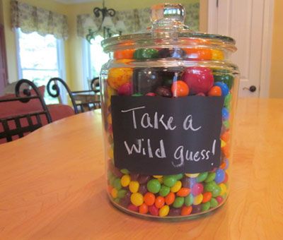 halloween party games for adults Funny Halloween Games, Outdoor Games For Preschoolers, Halloween Games For Adults, Guessing Jar, 1st Birthday Party Games, Jar Games, Game Night Parties, Halloween Jars, Games For Adults