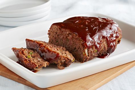 Whip up this microwave meatloaf in less than half an hour Speedy microwave cooking makes this scrumptious Barbecue Microwave Meatloaf possible. Microwave Meatloaf, Easy Pleasing Meatloaf, Barbecue Meatloaf Recipes, Cheeseburger Meatloaf Recipes, Barbecue Meatloaf, Barbecue Sauce Recipes, Easy Meatloaf, Microwave Cooking, Meatloaf Recipe