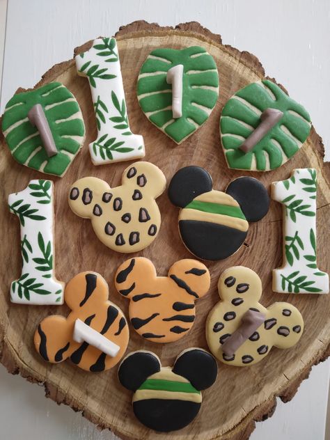 Mickey Safari Cake Pops, Mickey Safari Cookies, Mickey Mouse Safari Cake, Mickey Safari Cake, Safari Cake Pops, Safari Cookies, Safari Cake, Boys 1st Birthday Party Ideas, Mickey Safari