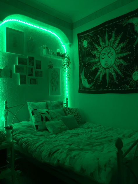 Green Led Room Aesthetic, Neon Green Room Aesthetic, Neon Green Bedroom Ideas, Green Led Lights Aesthetic, Cuartos Aesthetic Verde, Neon Green Room, Green Led Lights Bedroom, Neon Green Bedroom, Grunge Bedrooms