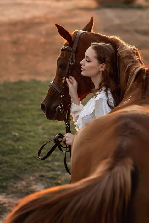 Woman With Horse Photography, Horseback Photoshoot, Horses Photoshoot, Couple Horse Photography, Photoshoot With Horse, Horse Shoot, Equestrian Photoshoot, Horse Photoshoot Ideas, Equine Photography Poses