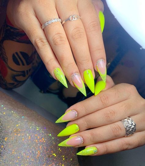 Yellow Stelito Nails, Neon Chrome Nails, Stelito Nails, Neon Yellow Nails, Bday Nails, Neon Nail Designs, Yellow Nails Design, Nail Collection, Chrome Nails Designs