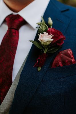 Burgandy Button Holes Wedding, Blush Burgundy Boutonniere, Groomsmen Boutonniere Burgundy, Burgundy Boutonniere Wedding, Boutineer Ideas Burgundy, Mens Boutineers Wedding Burgundy, Burgundy Flower Boutonniere, Burgundy Carnation Boutonniere, Cabernet Boutonniere