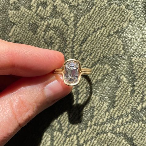 JENNA KATZ | Signature wrap ring, usually horizontal but love this one vertical 🤙🏼 she’s gonna make someone very happy #engagmentring #madeinla… | Instagram Not Surprised, The Family Stone, Minimalist Engagement Ring, When I Get Married, Family Jewels, Special One, Wrap Ring, Classic Engagement Rings, Wedding Mood Board