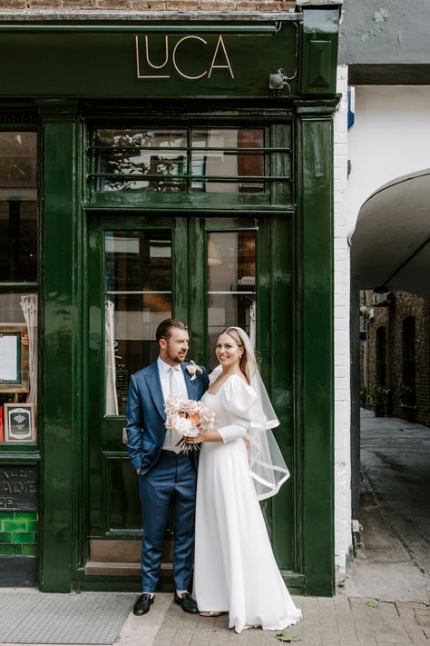 A modern Islington Town Hall wedding & intimate reception at Luca in Clerkenwell - Caroline Opacic Photography Intimate Reception, Town Hall Wedding, Intimate Wedding Reception, Wedding Intimate, London Venues, Anniversary Dinner, Wedding Spot, Wedding Reception Venues, Ceremony Venue