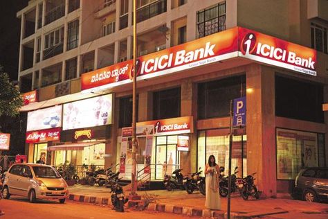 ICICI Bank is not the first lender which blocked payment applications, SBI had also blocked money transfers by its account holders to Paytm, Mobikwik and Freecharge. Photo: Hemant Mishra/Mint Money Control, Bombay Stock Exchange, Atm Cash, Human Relations, Icici Bank, Super Saver, Investment Advisor, Capital Market, Interest Rates