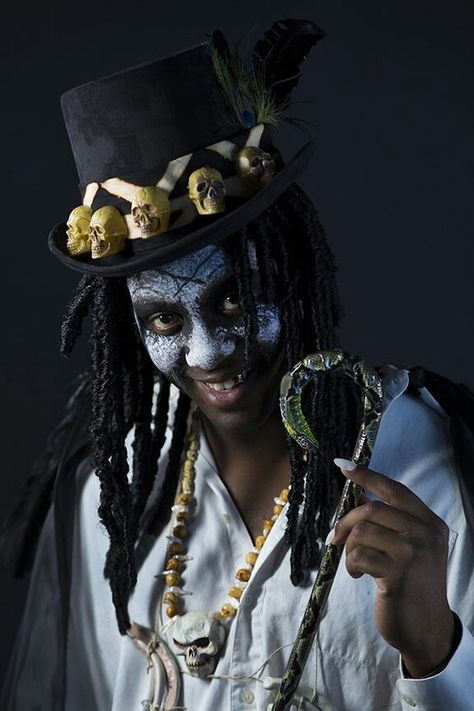 Papa Legba... Voodoo Makeup, Witch Doctor Costume, Halloween Lip Makeup, Voodoo Costume, Papa Legba, Doctor Costume, Mardi Gras Costumes, Pinterest Video, Witch Doctor