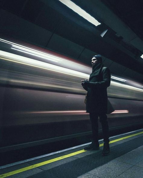 Long Exposure Photography Night, Long Exposure Portrait, Panning Photography, Night Photography Portrait, City Fashion Photography, Motion Blur Photography, Urban Photography Portrait, Street Photography Portrait, Blur Photography