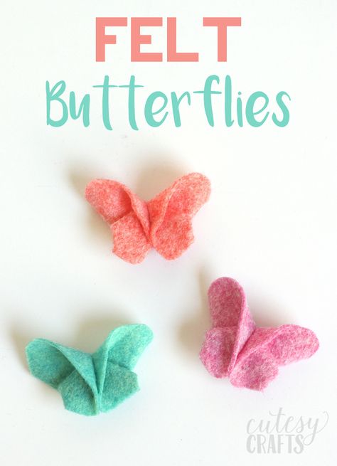 Fold felt like origami to make these adorable felt butterfly hair clips! Felt Butterflies, Costumes Faciles, Felt Butterfly, Butterfly Hair Clips, Felt Flowers Diy, Fabric Origami, Felt Hair Clips, Hair Clips Diy, Origami Butterfly