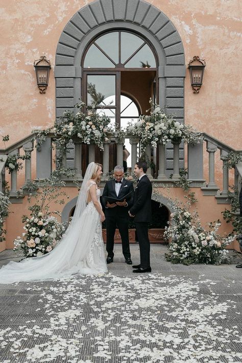 Neutral Wedding Ceremony at Tuscany Villa | Image by Stefano Santucci Photography Neutral Wedding Ceremony, Gelato Cart, Italian Wedding Favors, Tuscany Style, Berta Wedding Dress, Tuscany Villa, Cake Cutting, Wedding Hashtag, Ceremony Inspiration