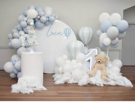 Teddy Theme Birthday Decoration, Christening Themes Boy, Decor Aqiqah Baby Boy, Baby Boy Christening Decorations, Baby Boy First Birthday Ideas, Cake Plinth, First Birthday Decorations Boy, Boy Baby Shower Centerpieces, Bear Baby Shower Theme