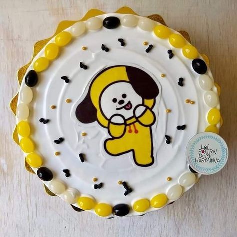 Bt21 Food, Bts Cake, Birthday Things, Korean Cake, Mini Cakes Birthday, Bts Birthdays, Cake Decorating Frosting, Simple Birthday Cake, Fake Cake