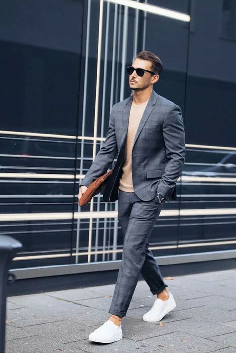 Street Style Suit, Looks For Men, Checkered Suit, Suits And Sneakers, Hipster Chic, Mens Fashion Blazer, Formal Mens Fashion, Mens Fashion Smart, Mens Fashion Blog