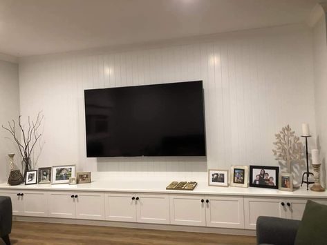 Cabinets Under Tv Built In, Shaker Tv Cabinet, Built In Tv Console, Wall Furniture Design, Tv Background Wall Design, Custom Tv Cabinet, Background Wall Design, Diy Tv Wall, Long Tv Unit