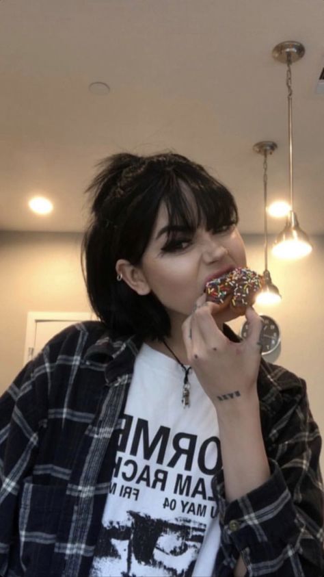 @nayema🕊 Short Grunge Hair, Maggie Lindemann, Grunge Hair, 가을 패션, Aesthetic Hair, Green Hair, Hairstyles With Bangs, Hair Goals, Hair Looks