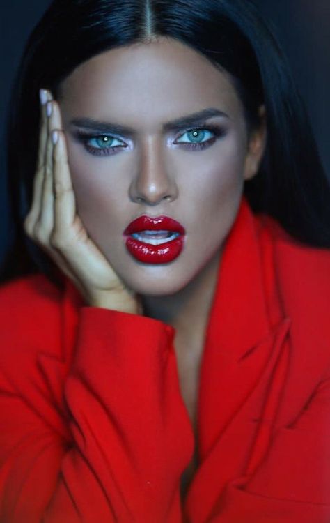 Cool Face, Red Lip, Beautiful Lips, Blue Eye, Love You More Than, Love You More, Blue Eyes, Halloween Face Makeup, Beauty Hacks