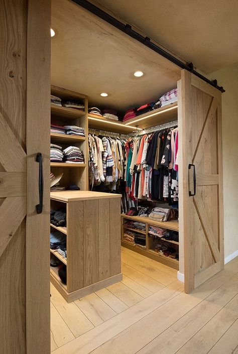 Closet Design Layout, Closet Remodel, Closet Room, Bedroom Closet Design, Bed In Closet, Dressing Room Design, Master Closet, Closet Designs, Decor Minimalist