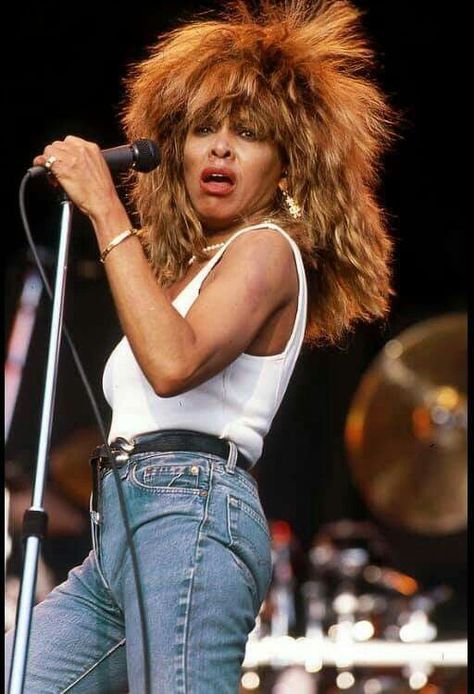 @ederikschneiderUS Rock and R&B Goddess, as well as #DenimDiva #TinaTurner, in 1987. (I'm guessing from looking at her hair and outfit) Every time she wears #LevisJeans, I'm sure their stock and sales skyrocket. She's absolutley sexy and beautiful. Tina Turner Costume, Tina Turner Proud Mary, Jimi Hendrix Poster, 80s Icons, First Ladies, Women Of Rock, Vintage Black Glamour, Moms Favorite, Tina Turner