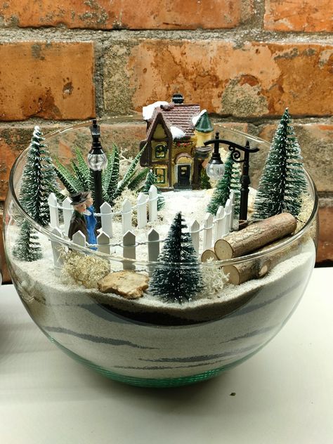 Winter Terrarium Ideas, Christmas Terrariums Winter Scenes, Winter Terrarium, Christmas Terrariums, Christmas Fairy Garden, Terrarium Candle, Terrarium Centerpiece, Plant Crafts, Christmas Scenery