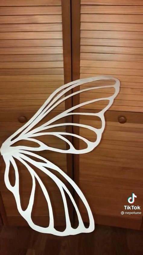 Cosplay Wings Fairy, How To Make Your Own Fairy Wings, Diy Fairy Wings Template, Diy Fairy Wings Cardboard, Giant Fairy Wings, Diy Faerie Wings, Mushroom Fairy Wings, Wings Tutorial Costume, Fairy Wing Tutorial