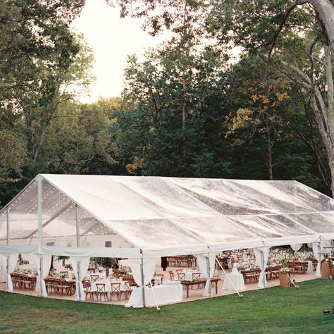 Clear Tents With Lights, Clear Canopy Wedding, Transparent Tent Wedding Outdoor, Outdoor Clear Tent Wedding, Golf Course Tent Wedding, Structured Tent Wedding, Clear Tents For Weddings, Weddings In Tents, Greenhouse Tent Wedding