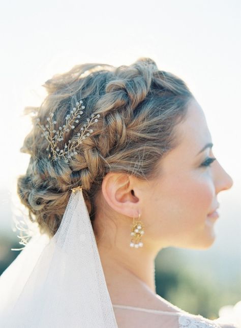 Braid: Though it can often be overlooked, a braid-and-veil ‘do will take your look from casual to romantic in seconds. Try a milkmaid braid to get a cool, soft vibe on your wedding day. For a new twist on the milkmaid braid, tie loose knots in your hair until you run out of room and pin down. Milkmaid Braid, Bridal Braids, Try On Hairstyles, Short Braids, Crown Braid, Short Wedding Hair, Braided Hairstyles For Wedding, Wedding Hairstyles Updo, Box Braids Hairstyles