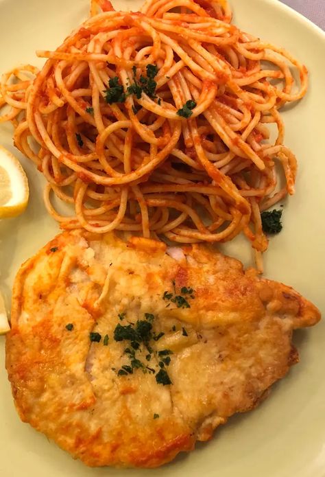 Chicken Milanese Brio Style Recipe Chicken And Spaghetti, Spaghetti Tomato Sauce, Chicken Milanese, Breaded Chicken Breast, Cheese Pasta, Breaded Chicken, Chicken Dishes Recipes, Chicken Parmesan, Breakfast For Dinner