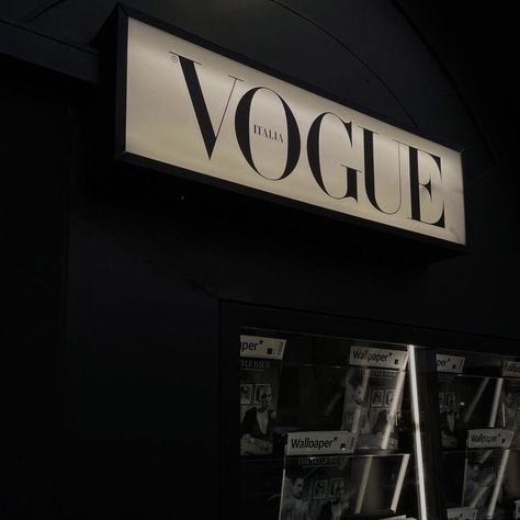 Vogue Widget, Vogue Aesthetic, Aesthetic Widget, Italian Aesthetic, Instagram Icons, Light Box, Mood Board, Vogue, Tumblr