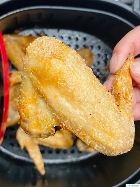 Best Crispy Chicken Wings, Chicken Wings Air Fryer, Air Fryer Chicken Wings Recipe, Best Crispy Chicken, Wings Air Fryer, Crispy Air Fryer Chicken Wings, Crispy Air Fryer Chicken, Marsala Chicken Recipes, Crispy Chicken Wings