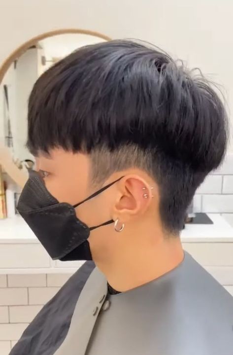 Korean Hairstyle Men Undercut, Two Block Undercut, Two Block Hair, Haircuts For Medium Hair Men, Korean Two Block Haircut, Two Block Hairstyle, Hair Tips For Men, Messy Hair Boy, Two Block Haircut