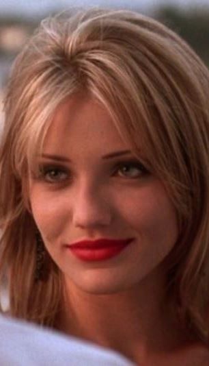 From Cameron Diaz and Julia Roberts to Sandra Bullock and Kate Winslet, check out the most popular 90s actresses below we're currently thinking of!  #hollywoodactress #hollywood #celebrities   #crush #celebcrush #hot #hottestactors #actresses #tvactresses #celebrities #90s #90sactresses Cameron Diaz 90s, Carmen Diaz, 90s Actresses, Leslie Mann, 90s Fashion Grunge, Cameron Diaz, Posing Guide, Child Actresses, Celebrity Beauty