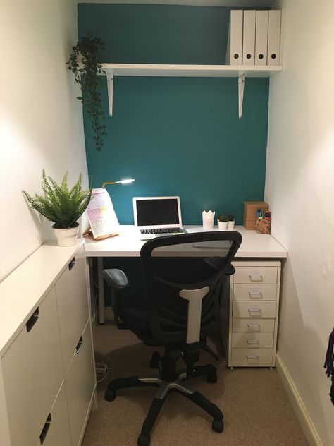 Tiny Corner Office, Small Studio Ideas Offices, Tiny Office Layout, Tiny Office Storage Ideas, Micro Home Office, Box Room Office Ideas Small Spaces, Tiny Study Room Ideas, Tiny Office Nook, Tiny Office Room