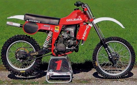 BIKES YOU'VE NEVER SEEN BEFORE: 1980 GILERA B 125 BICILINDRICA - Motocross Action Magazine Motocross Action, Yamaha Motocross, European Motorcycles, Motocross Racer, Moto Scrambler, Mx Bikes, Motorcross Bike, Bike Pictures, Enduro Motorcycle