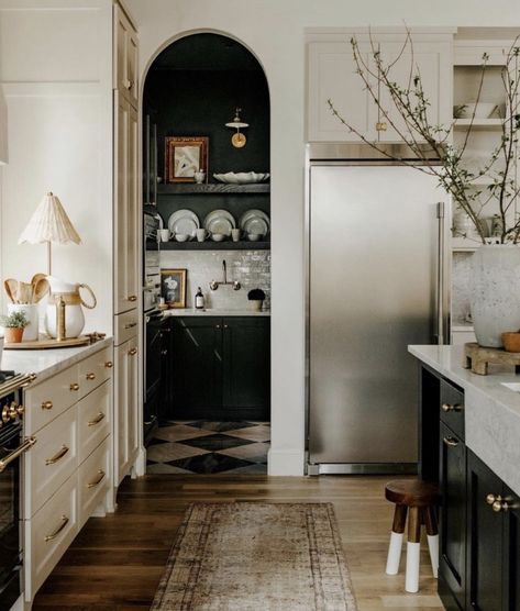 Love the dark butler's pantry! Ivy House, Dream Kitchen, House Inspiration, Kitchen Renovation, A Kitchen, Kitchen Inspirations, Kitchen Interior, Interior Spaces, Cozy House